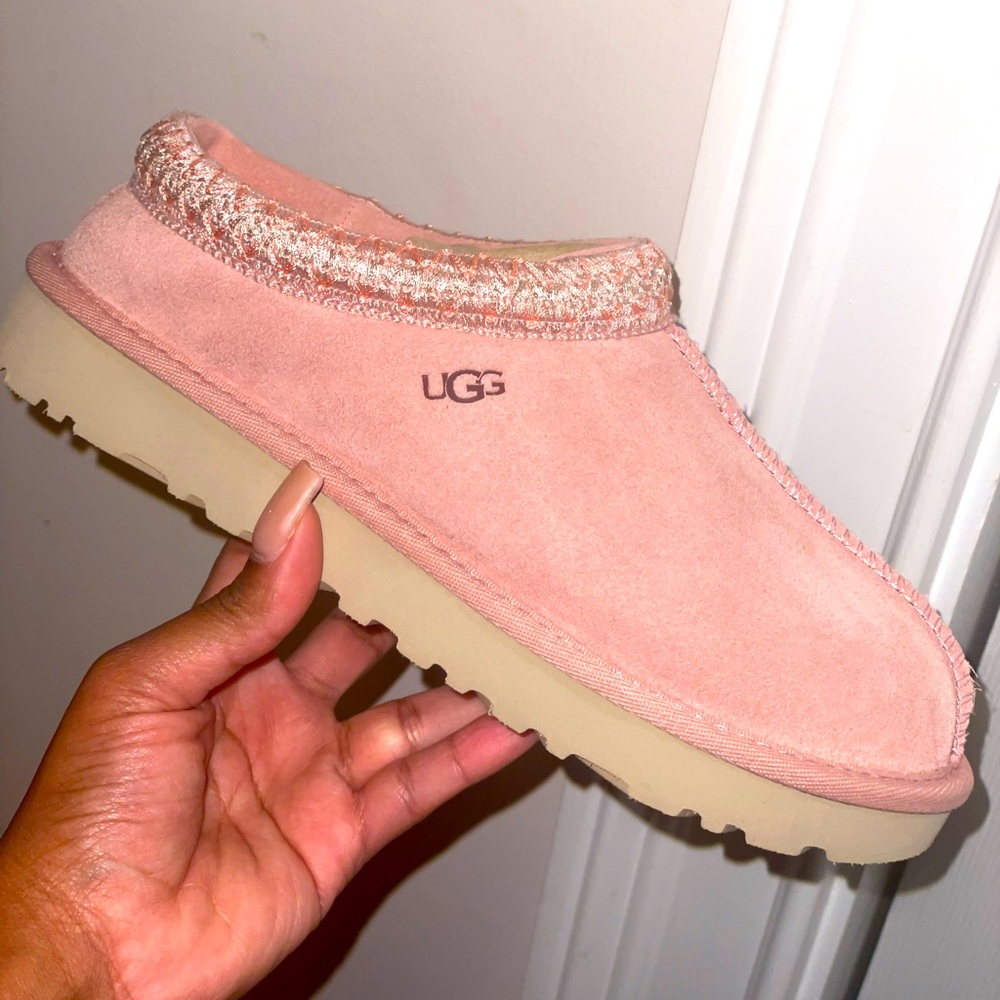 Ugg’s slipper never worn